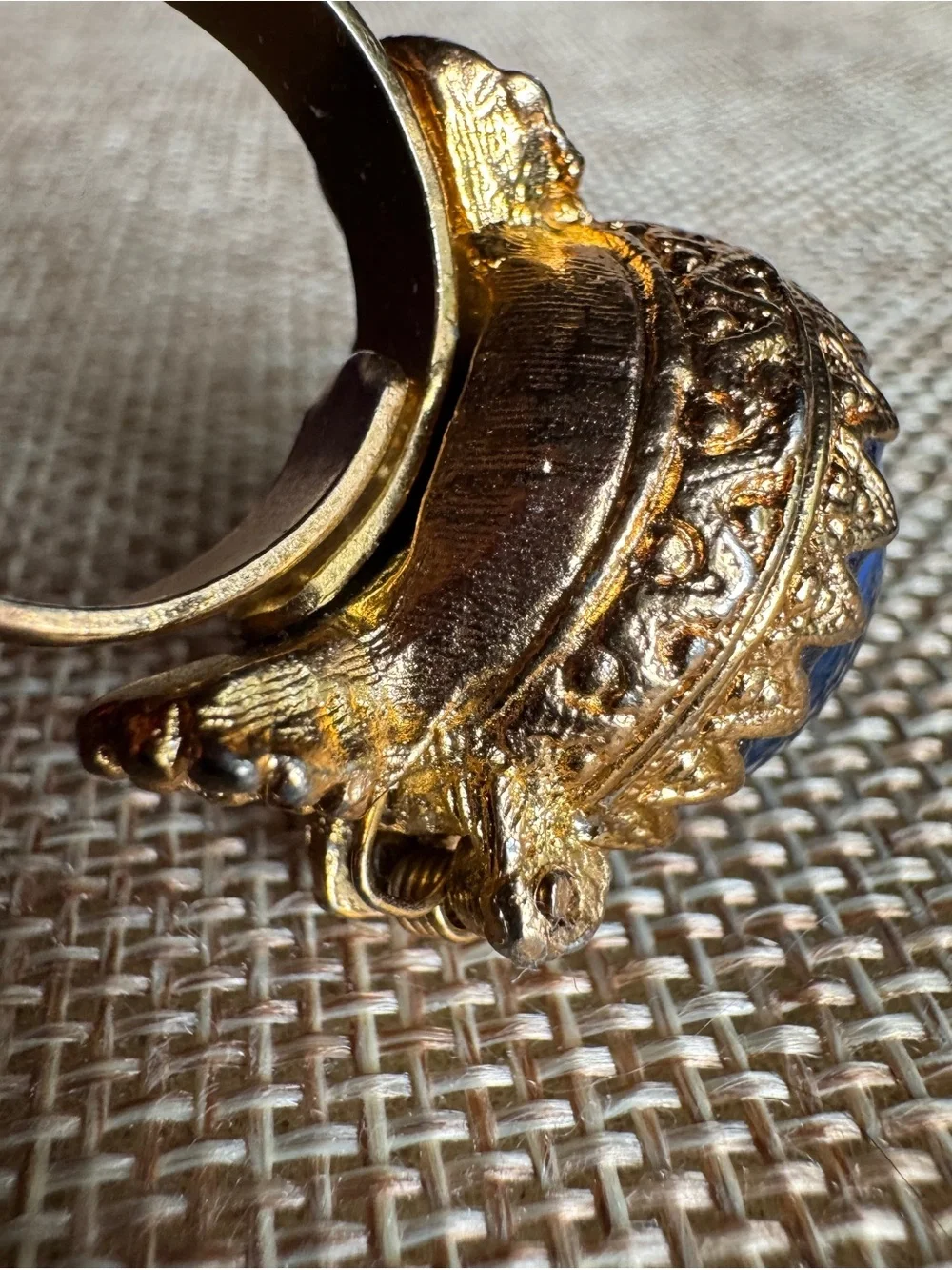 No brand handcrafted gold